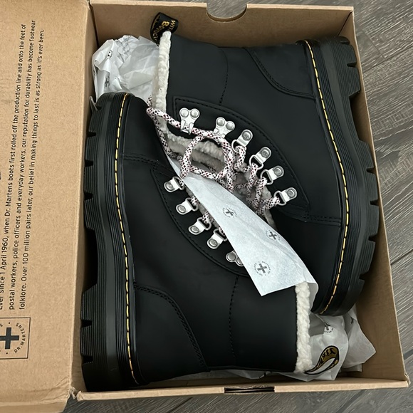 WOMENS DR MARTENS COMBS WYOMING BOOT - Picture 3 of 10